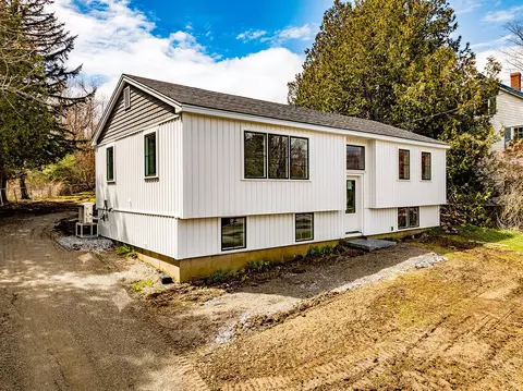 162 Waldo Ave, Belfast, ME 04915