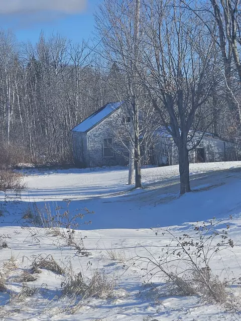 327 Houlton Rd, Fort Fairfield, ME 04742
