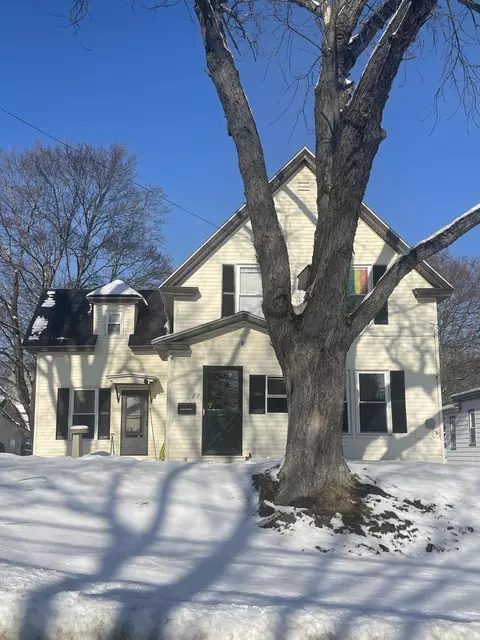 61 Park St, East Millinocket, ME 04430