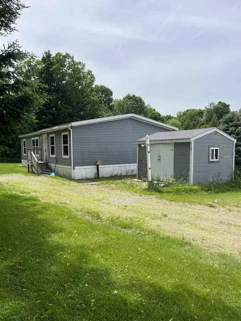 17 Averill Mobile Home Park, Benton, ME 04901