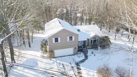 1001 Buck Hill Dr, Veazie, ME 04401