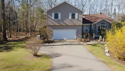 1001 Buck Hill Dr, Veazie, ME 04401