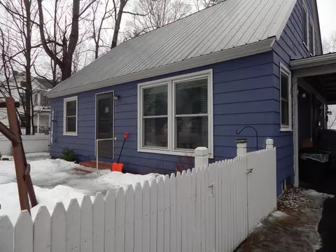 21 Tucker St, Norway, ME 04268