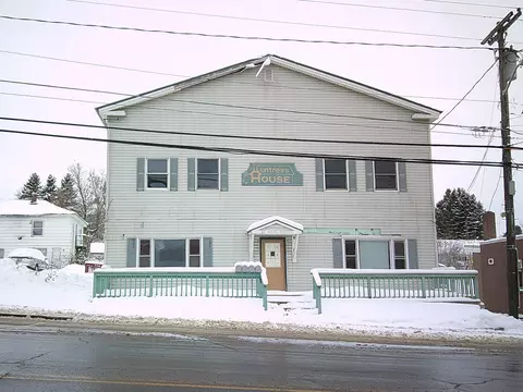 31 Main St, Limestone, ME 04750