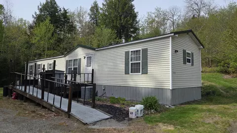 1035 Airline Rd, Clifton, ME 04428