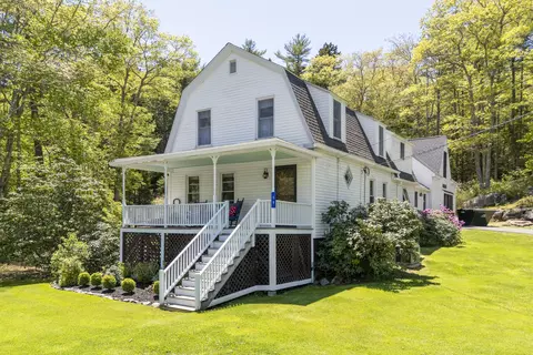 58 Hendricks Hill Rd, Southport, ME 04576