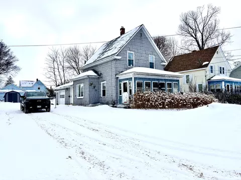 34 Lincoln St, Millinocket, ME 04462