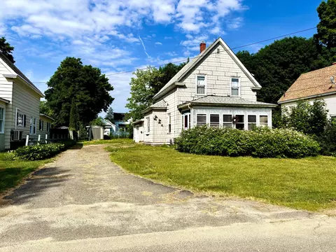 34 Lincoln St, Millinocket, ME 04462