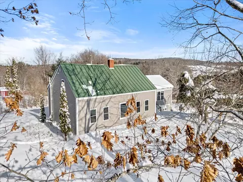 2514 Western Ave, Newburgh, ME 04444