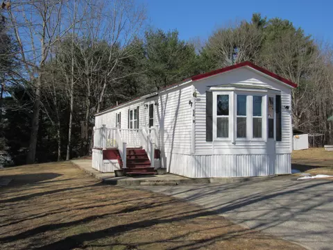 14 Pleasant Hill Rd, Limerick, ME 04048