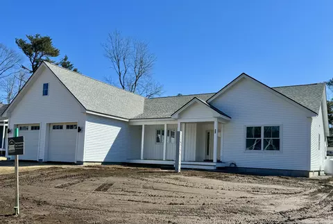 23 Forest Glen Ln, Topsham, ME 04086