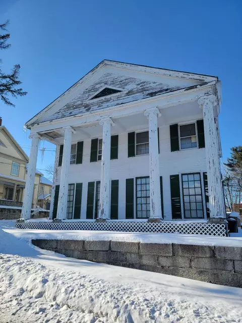 9 Calais Ave, Calais, ME 04619