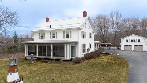 11 Alton St, Milo, ME 04463