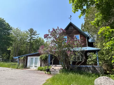 20 Wesley Ave, Southwest Harbor, ME 04679