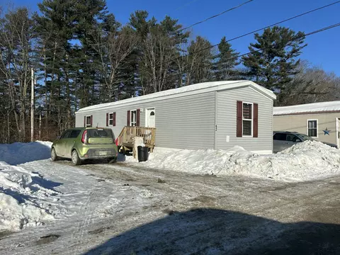 62 Samantha Ln, Auburn, ME 04210