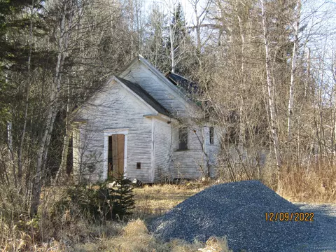 493 Paddy Hill Rd, Medford, ME 04463
