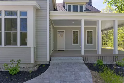9 Acorn Ave, Kennebunkport, ME 04046