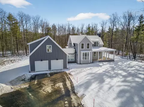 9 Acorn Ave, Kennebunkport, ME 04046