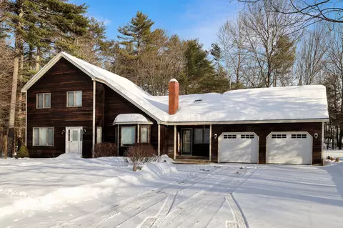 61 Webb River Dr, Dixfield, ME 04224