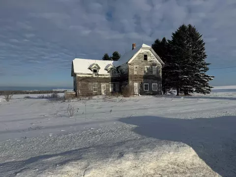 1421 State Rd, Mapleton, ME 04757
