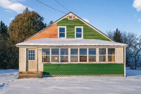 28 Hammond St, Caribou, ME 04736