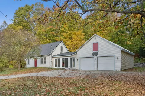 2539 Auburn Rd, Turner, ME 04282