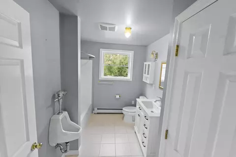 Bath - 50 Emerald Dr, Hampden, ME 04444 photo 3 of 7