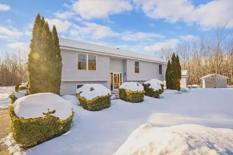 50 Emerald Dr, Hampden, ME 04444