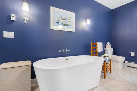 Bath - 67 Cherry Ln, Ogunquit, ME 03907 photo 3 of 9