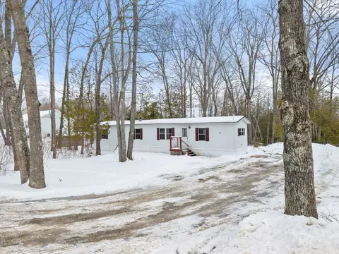 186 Klatte Rd, Hermon, ME 04401