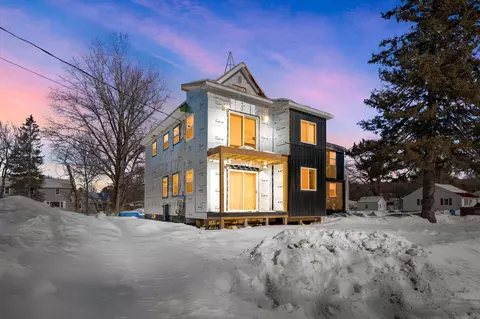 8 Thomas St, Madison, ME 04950