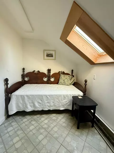 Bedroom - 54 W Main St, Vinalhaven, ME 04863 photo 1 of 2