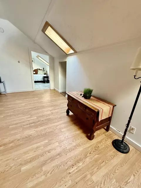 Entry Way - 54 W Main St, Vinalhaven, ME 04863 photo 2 of 4