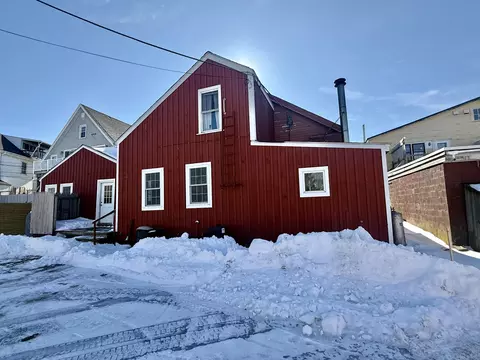 54 W Main St, Vinalhaven, ME 04863