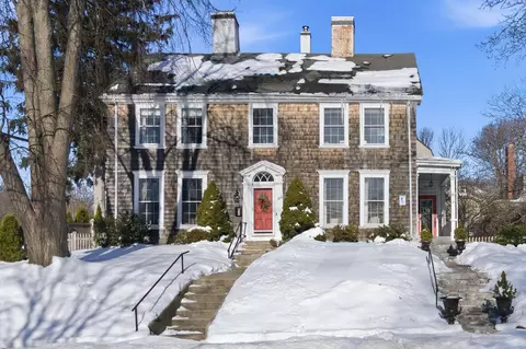 387 Danforth St #1, Portland, ME 04102