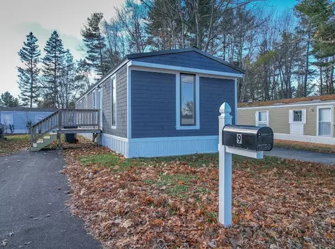 9 Sylvan Ter, Holden, ME 04429