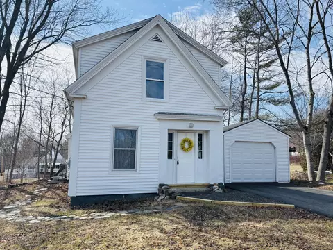 41 Dean St, Winterport, ME 04496