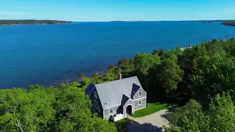 19 Seahaven Rd, Jonesport, ME 04649