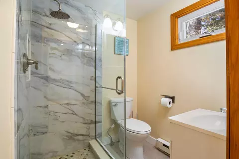 Bath - 488 Main St #7, Ogunquit, ME 03907 photo 1 of 2