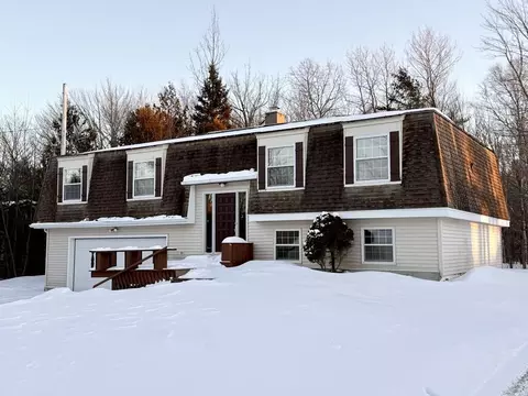 43 Heritage St, Millinocket, ME 04462
