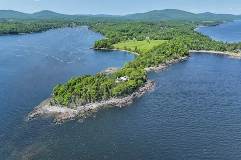 80 Hayfield Way, Rockport, ME 04856