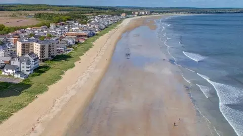 1 Cleaves St #304, Old Orchard Beach, ME 04064