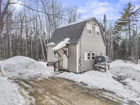 514 Old County Rd, Waldoboro, ME 04572