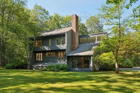 53 Waites Landing Rd, Falmouth, ME 04105