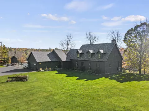 829 Kennebec Rd, Hampden, ME 04444