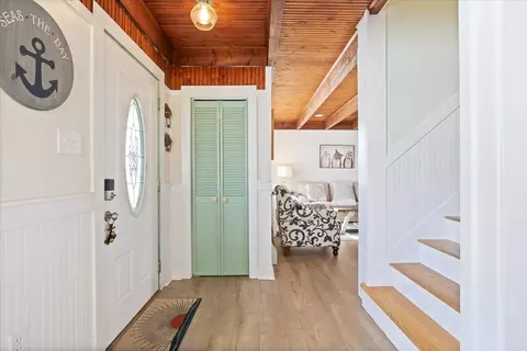 10 Lower Beach Rd, Saco, ME 04072