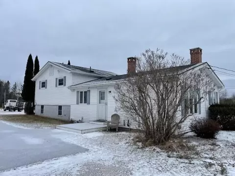 18 Blackswoods Rd, Cherryfield, ME 04622