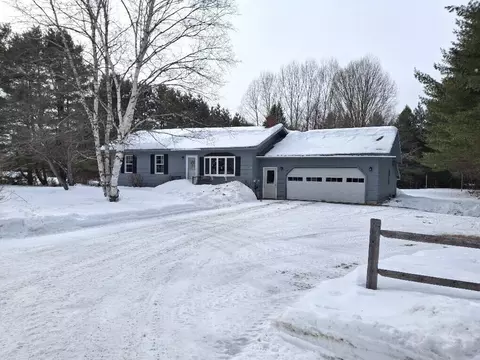 23 Olde Parkway Rd, Kingfield, ME 04947
