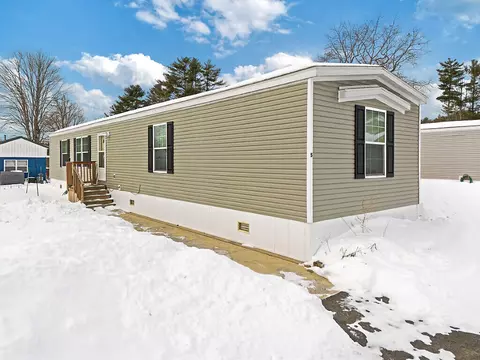 5 Holiday Ln, Standish, ME 04084