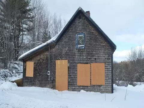 16 Douglass St, East Machias, ME 04630